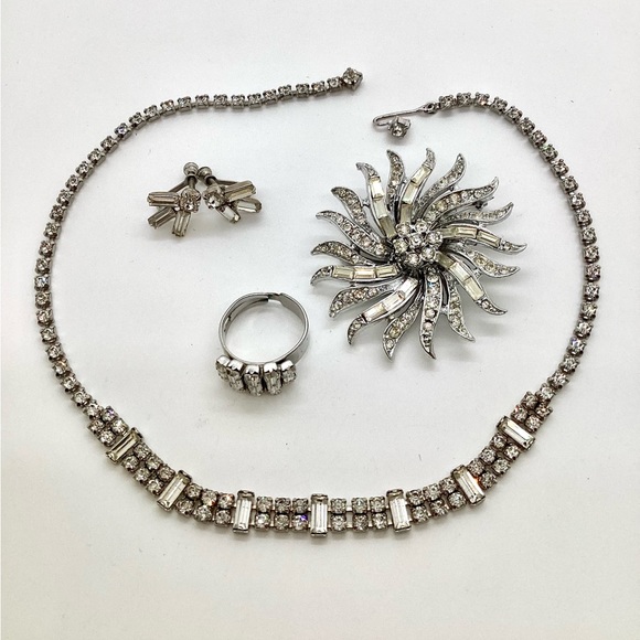 Vintage clear Baguette rhinestone jewelry lot - Picture 4 of 17
